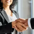 Sous-traitance vs Externalisation : Comprendre la différence pour les entreprises francophones